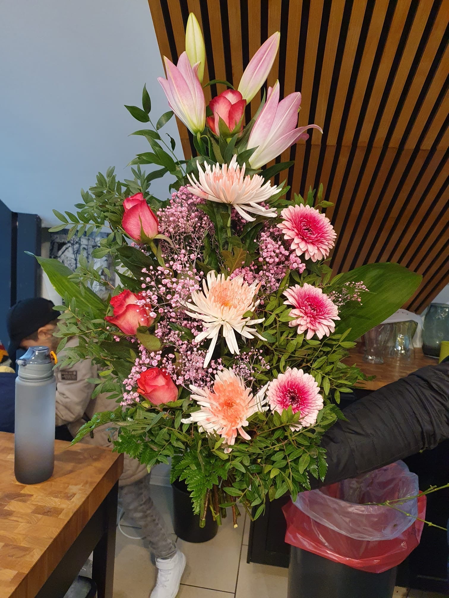 Gemischter Blumenstrauß – Lilien, Gerbera & Rosen