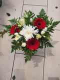Rot-Weißes Gerbera-Arrangement