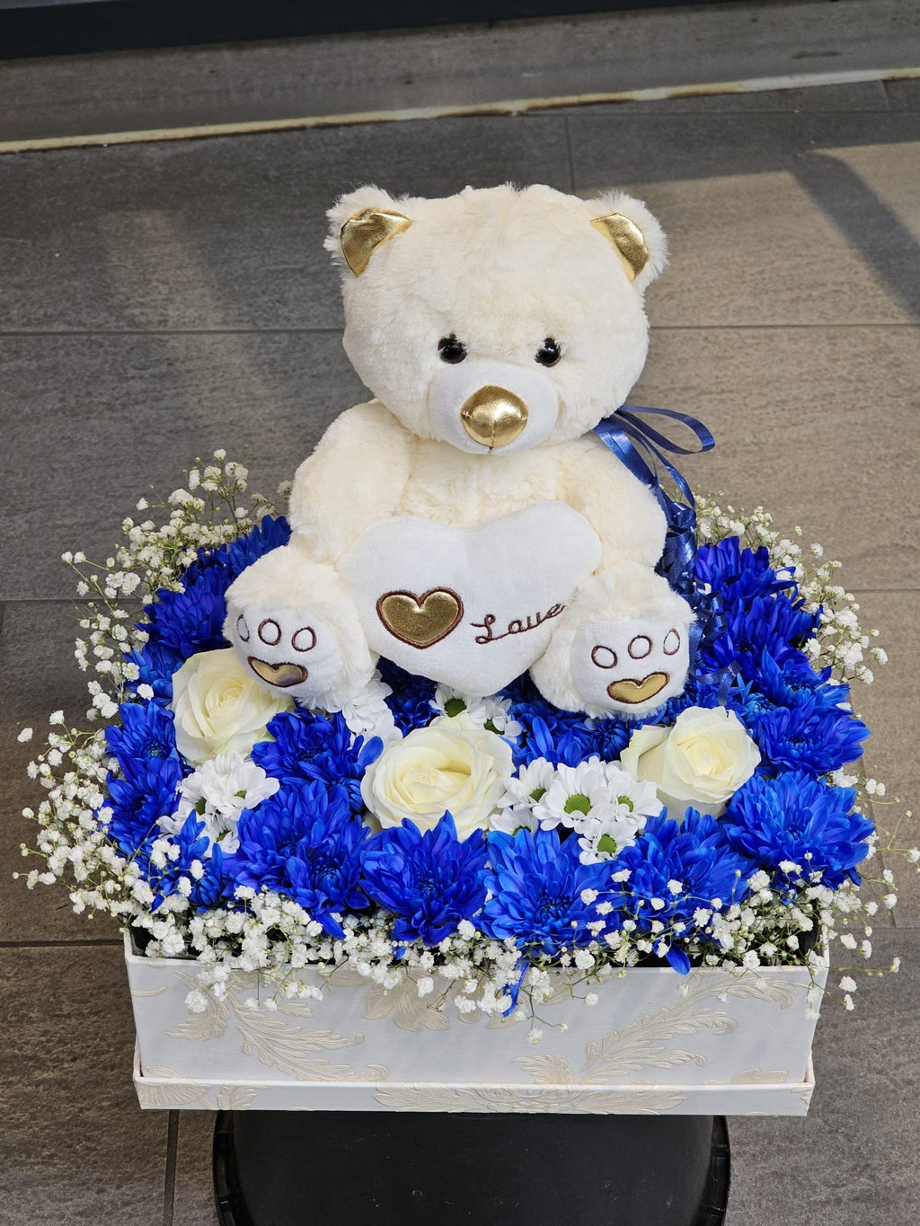 The dance of blue and white – sweet bliss