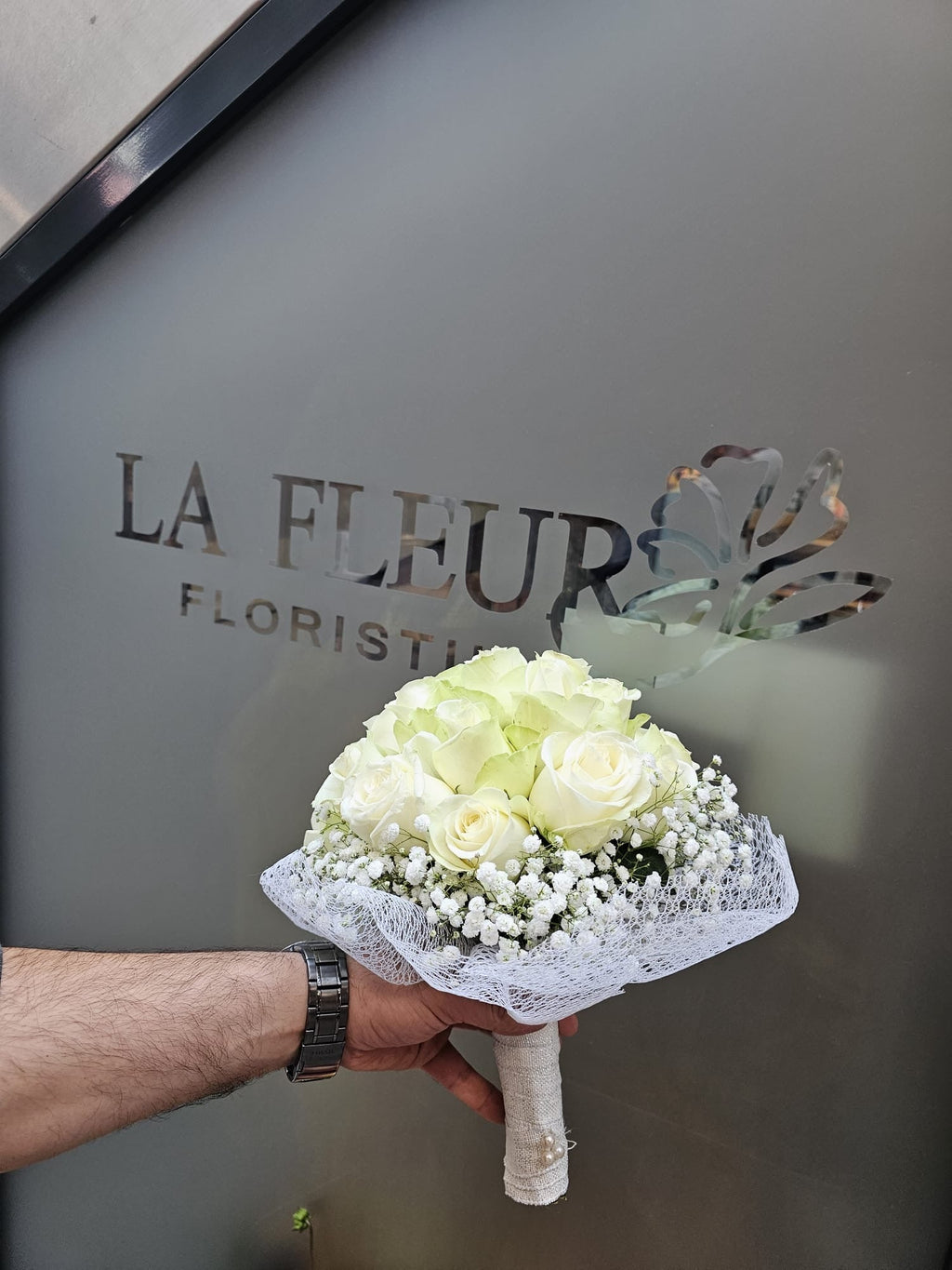 Weißer Rosen Brautstrauß