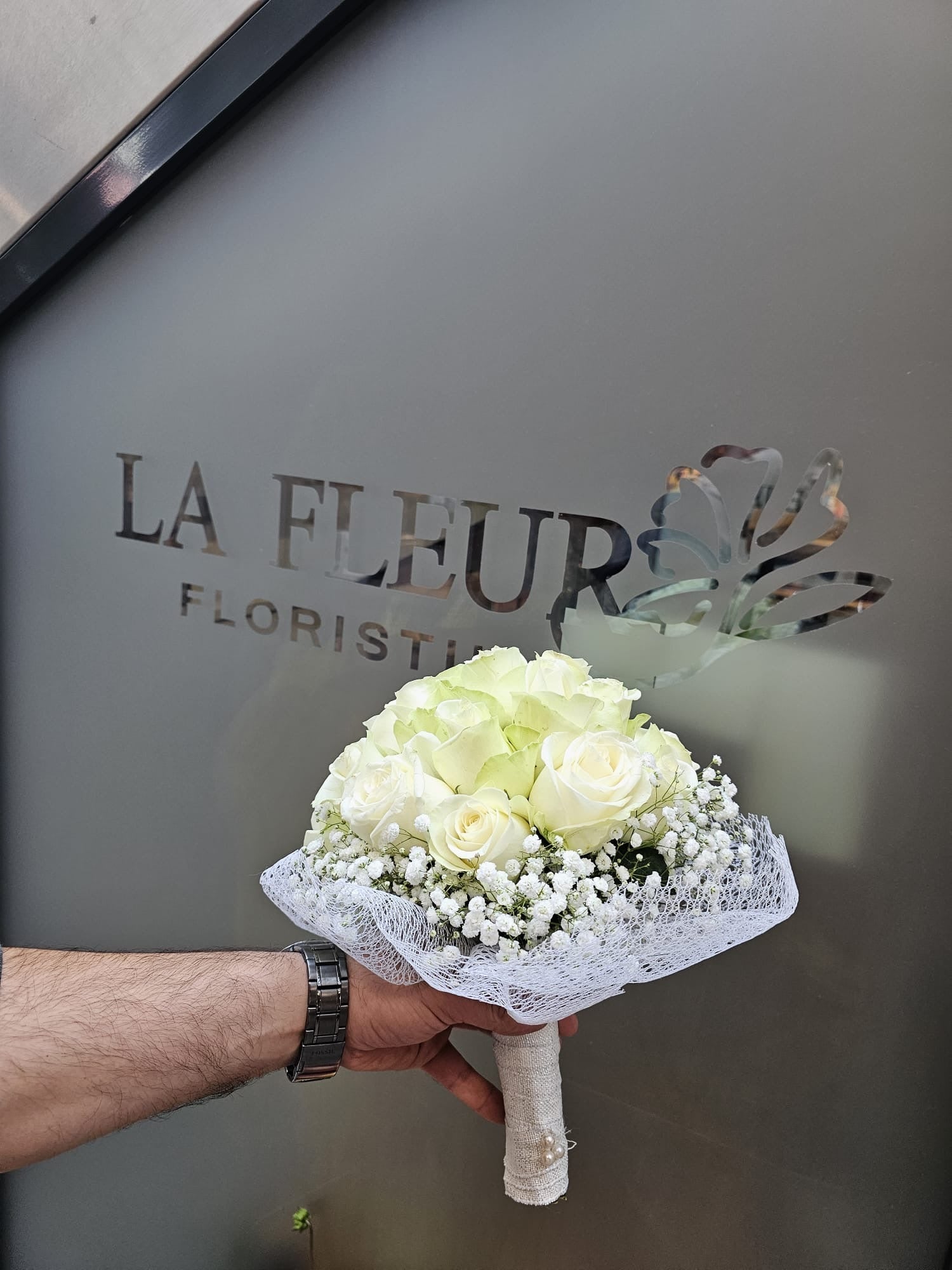 Weißer Rosen Brautstrauß