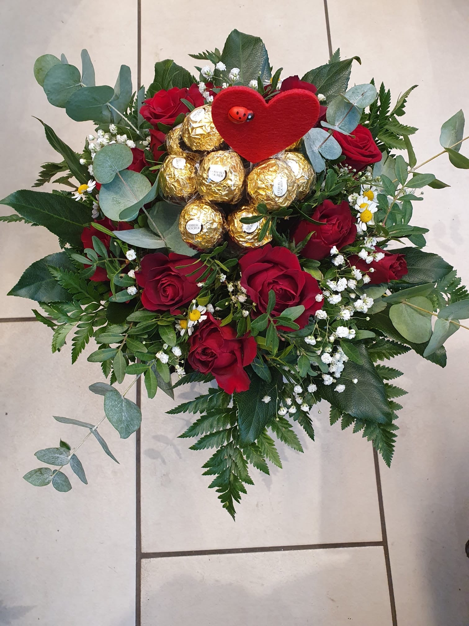 Weiße Rosen & Schleierkraut Brautstrauß