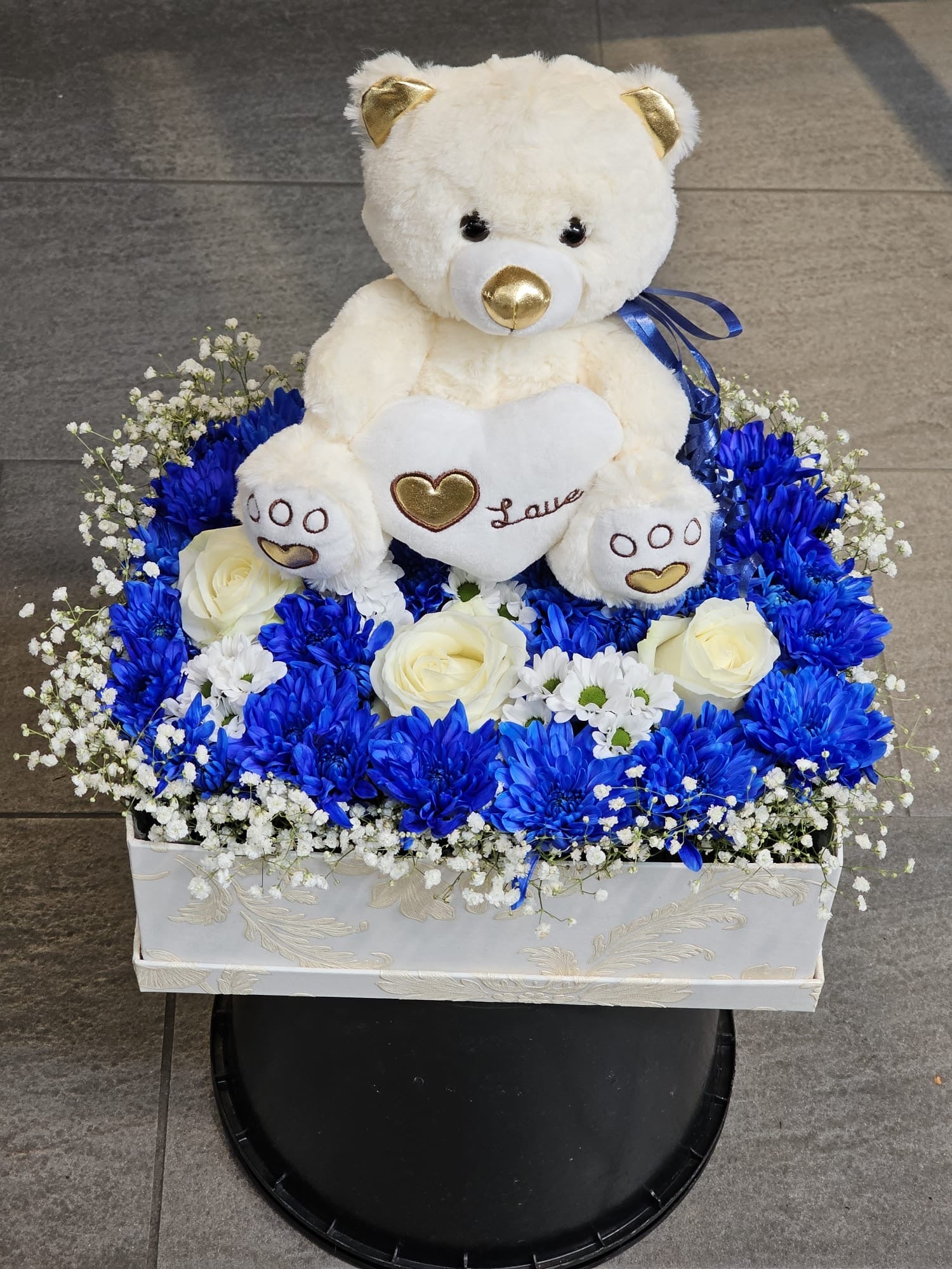 The dance of blue and white – sweet bliss